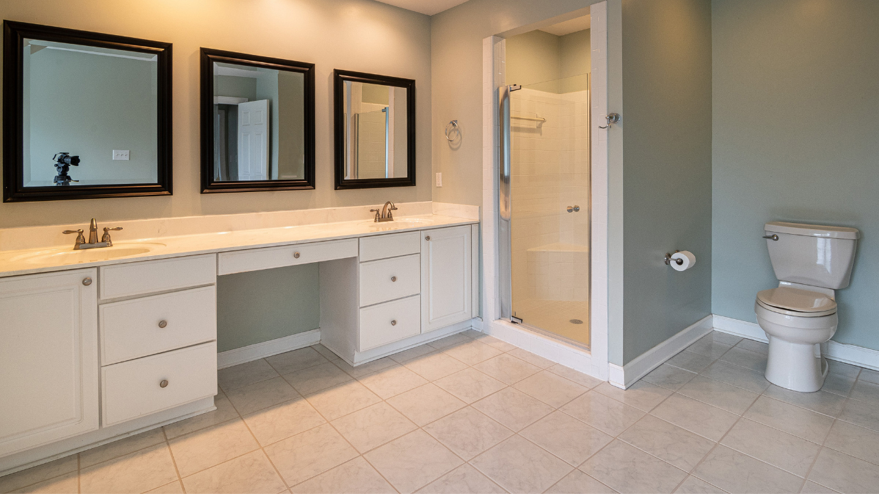 68df65156da5563af744dda4 how bathroom size affects price