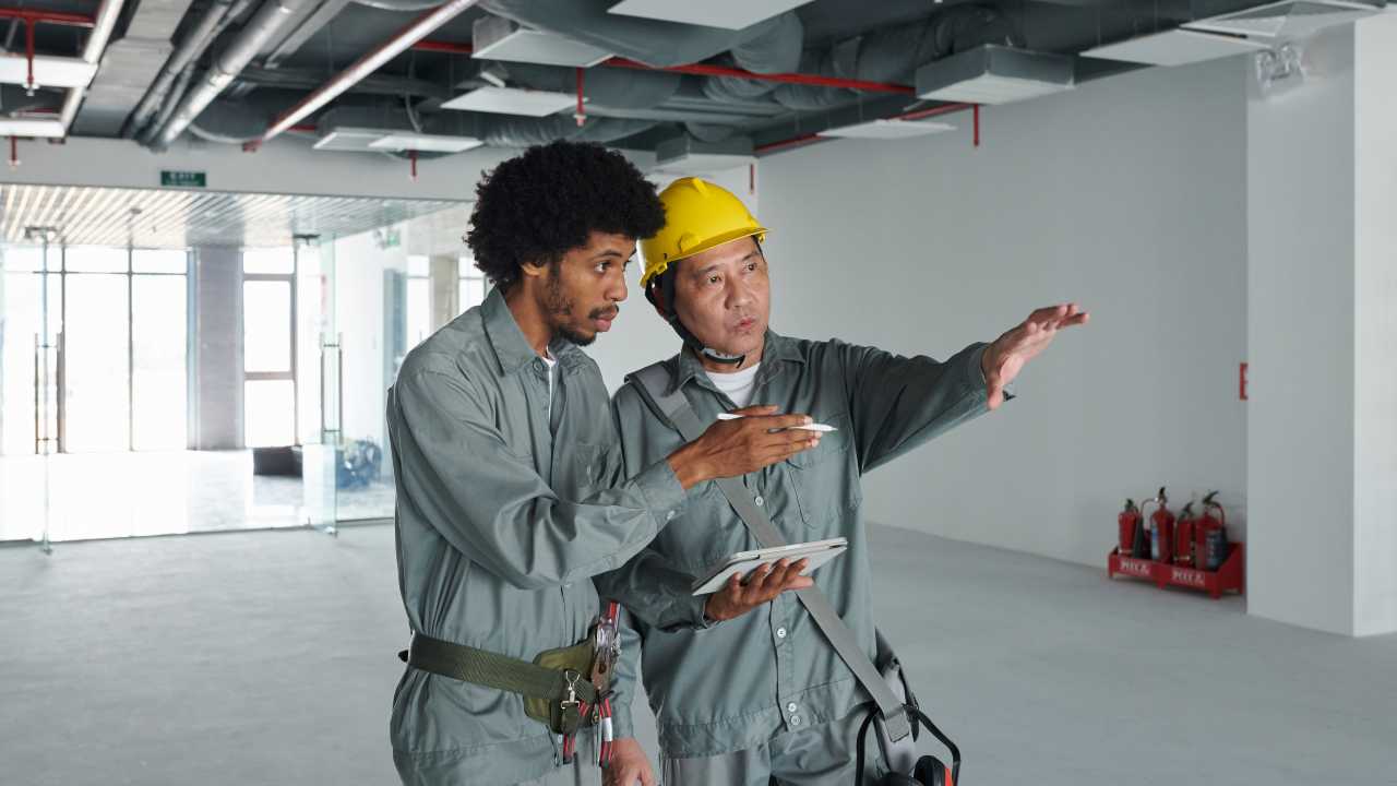 6914bd85b2c688e1fe05fe7b building contractors must follow local rules